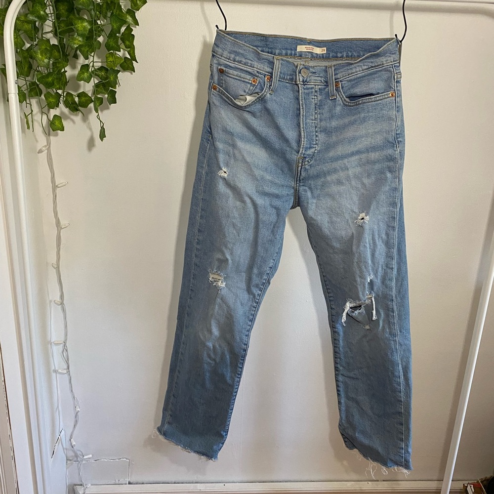Women’s levis 501 Distressed Jeans